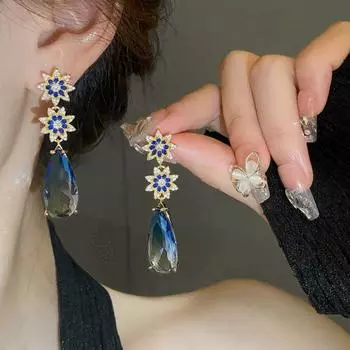 Серьги-капли с серебряной иглой и цирконием, цветком и кристаллами, модные, темпераментные, легкие, роскошные серьги, нишевые высококачественные женские серьги