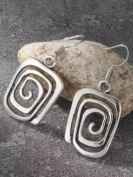 Серьги-капли спирального дизайна с геометрическим рисунком