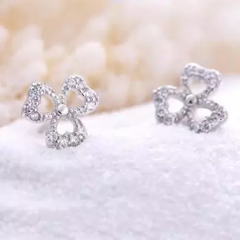 Серьги-клеверы для женщин, микробриллиантовые цветы, простые полые лепестки, серьги в форме любви, легкие роскошные аксессуары