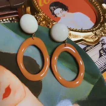 Серьги-клипсы в стиле ретро 1980-х годов, в гонконгском стиле, для выступлений девочек, безболезненные White orange Asymmetrical ring (no ear hole)