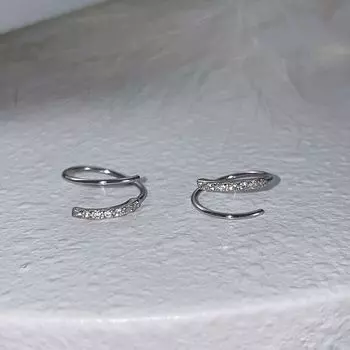 Серьги-кольца из стерлингового серебра 999 пробы, женские простые и изысканные серьги из нишевого циркония, обладающие уникальной индивидуальностью и высококачественными серьгами Xinping A pair of 999 silver