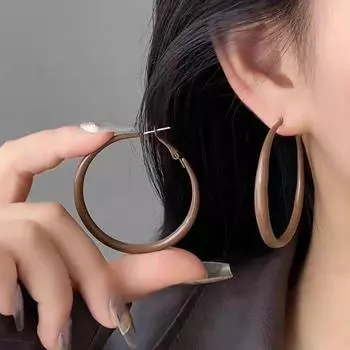 Серьги-кольца Майяра осень и зима 2025 г.: Высококлассный, преувеличенный дизайн big earrings коричневый