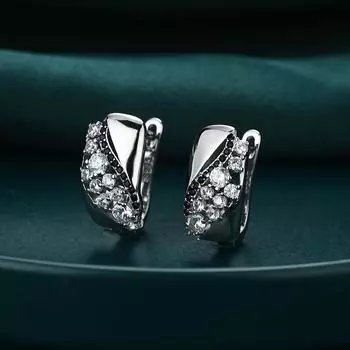 Серьги-кольца с черным камнем для женщин