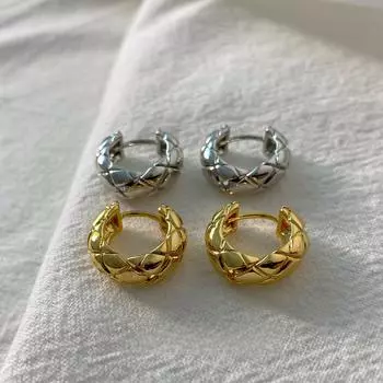 Серьги-кольца с ромбовидным узором из золота и серебра в виде твила серебряный