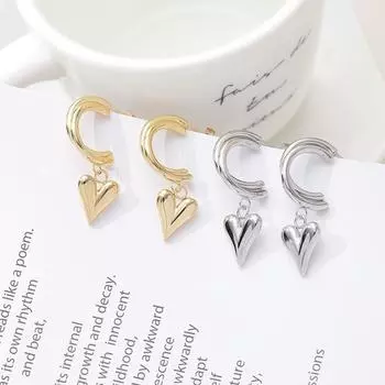 Серьги-кольца с трехмерной подвеской «Любовь»