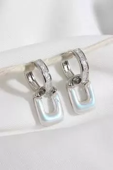 Серьги-кольца серебряного цвета с подвеской из квадратного камня и перламутра