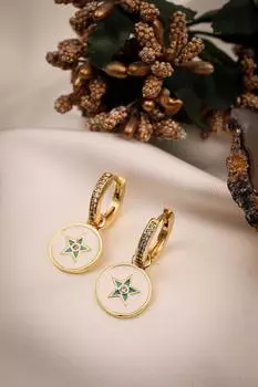 Серьги-кольца золотого цвета с белой эмалированной звездой