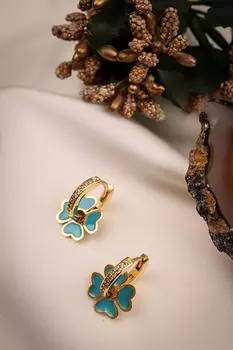 Серьги-кольца золотого цвета с подвеской-цветком из синей эмали