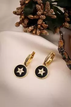 Серьги-кольца золотого цвета с черной эмалированной звездой