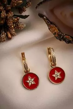 Серьги-кольца золотого цвета с красной эмалью и звездой