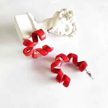 Серьги конфетного цвета женские в кругах, серьги холодного ветра, серьги темперамента нишевого дизайна белый