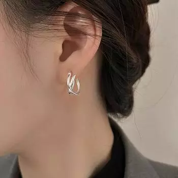 Серьги-крестики Весной и летом Новые простые серьги в нишевом дизайне