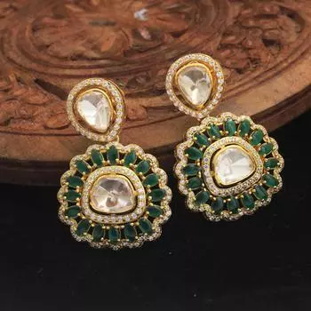 Серьги Kundan Polki из стерлингового серебра с позолотой и изумрудами