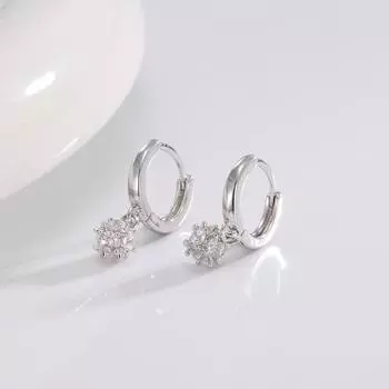 Серьги легкие, роскошные, высококачественные, изысканные, маленькие, изящные и элегантные, с трехмерными пряжками из циркония.