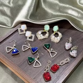 Серьги-лепестки из хрусталя 925 пробы, нишевый дизайн, холодный ветер, универсальный темперамент, серьги-гвоздики, изысканные серьги