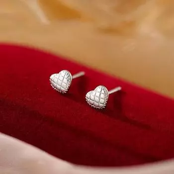 Серьги Love для женщин с нишевым дизайном Серьги для весны и лета Новые легкие роскошные серьги