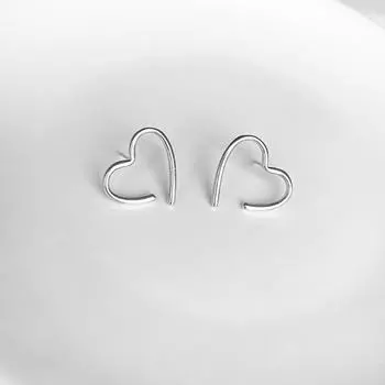 Серьги Love для женщин в холодном стиле, простой дизайн, ниша, женская летняя форма сердца