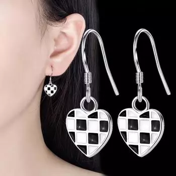 Серьги Love в черно-белую шахматную доску, женские ретро-серьги-крючки в форме сердца из эпоксидной смолы с персиковым сердцем