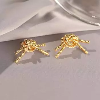 Серьги невестки сумасшедшей Чэнь Шутин в том же стиле, серьги с закрученными узлами в стиле нишевого дизайна, усовершенствованные серьги с эффектом холодного ветра 18K