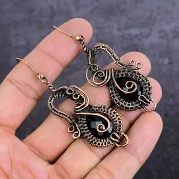 Серьги-обертки из натуральной черной шпинели с медной проволокой 2,96 дюйма V6e30