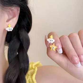 Серьги «Облако дофамина и звезда»: Детский набор из 5 предметов с милым дизайном в виде цветка любви — маленький и изысканный.