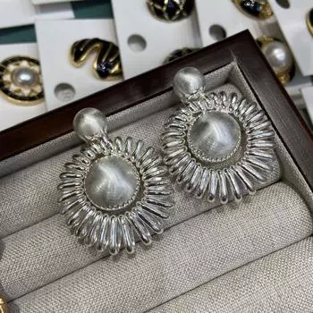 Серьги-подсолнухи в стиле ретро с латунным серебряным покрытием, женские серьги-гвоздики с нишевым дизайном, элитные, легкие, роскошные, темпераментные