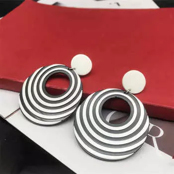 Серьги-подвески в стиле «отпуск на пляже», контрастные черно-белые, универсальные, большие 8.2*4.1cm