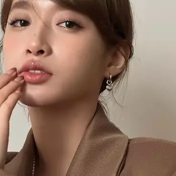 Серьги-подвески в стиле ретро с надписью «Love» для женщин, изысканные, нишевые, высокого класса, серебряные, игольчатые, циркониевые серьги, осенние и зимние, модные пряжки для ушей 925 silver needles