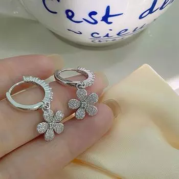 Серьги-пряжки с цветком, инкрустированные бриллиантами, с маленькими бриллиантами, темпераментные, супер-светлые, роскошные серьги для женщин, новый стиль