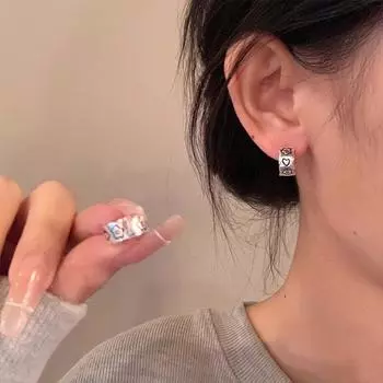 Серьги-пряжки в виде цветка граффити женские легкие роскошные нишевые дизайнерские серьги Sense осень и зима новые аксессуары темперамент