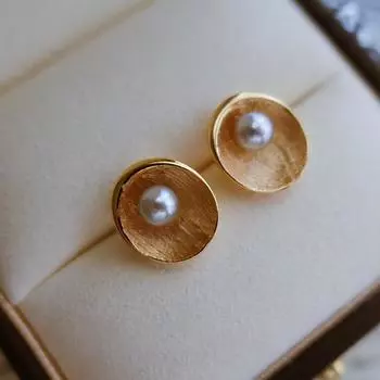 Серьги-пусеты из стерлингового серебра 925 пробы с жемчугом - Нишевый дизайн, Легкая роскошь, Универсальная и креативная мода для женщин 925 Silver