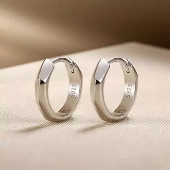 Серьги-пусеты из стерлингового серебра для женщин, ухаживающие за ушами, нет необходимости снимать серьги, простые серьги в холодном стиле, модные серьги, серьги, доступная роскошь, серьги A pair of diamond earrings