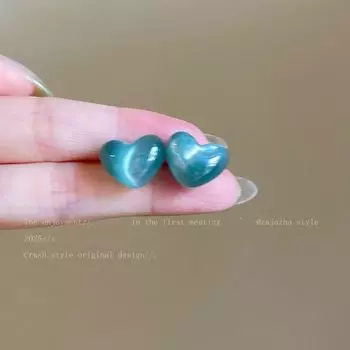 Серьги-пусеты Кошачий глаз с дофамином для женщин, новинка 2025 года, самые продаваемые серьги с минималистичным дизайном, милые, дерзкие, простые Blue Heart-Silver Needle