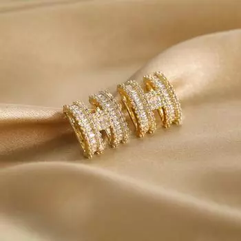 Серьги-пусеты с буквой H 2022 Темпераментные серьги интернет-знаменитости с высоким чувством стиля Женские нишевые дизайнерские серьги 14k