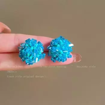 Серьги-пусеты с синими бусинами и ощущением прохлады 2025 Новый нишевый дизайн Серьги с высоким чувством стиля Праздничный стиль Белые серьги Pair of Mint Blue Crystal Clusters