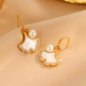 Серьги-пусеты с жемчугом и перламутром, популярные позднеосенние серьги с дизайном ниши гинкго билоба, темпераментные, с индивидуальностью, в стиле легкой роскоши 18K