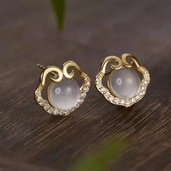 Серьги S925 Yinxiang Cloud Lock женские инкрустированные белые ледяные халцедоновые серьги премиум-класса подарок на День матери 925 Silver белого золота