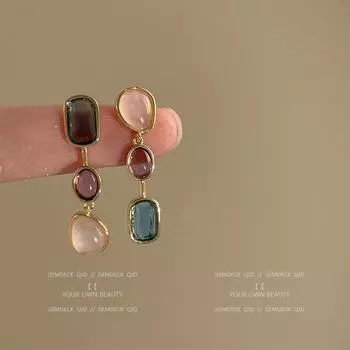 Серьги с асимметричным контрастным опалом в стиле французского ретро