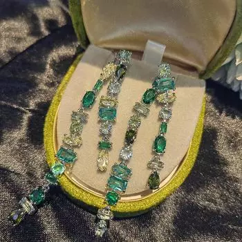 Серьги с бахромой из цветного циркония, темперамент феи, удлиненное лицо и маленькие серьги, носите по две. красный