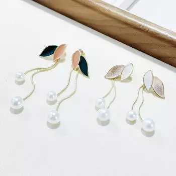 Серьги с бахромой в виде жемчужных листьев Niche Design Temperament Light Luxury Leaf Stud Серьги-гвоздики с диском от комаров Без пирсинга ушей Клипсы для ушей для женщин