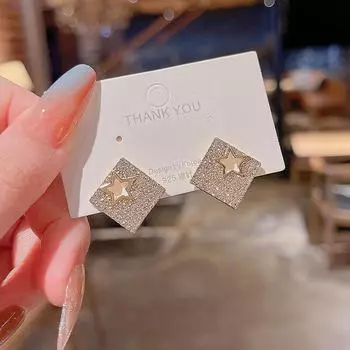 «Серьги с бриллиантами в форме геометрической звезды 2021 года»: «Шикарный и ослепительный женский дизайн» золотой