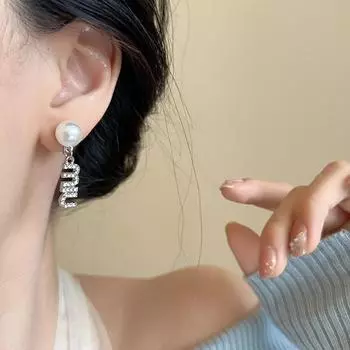 Серьги с буквами, инкрустированные стразами, модная имитация жемчуга, противомоскитная спираль, без пирсинга, клипса для ушей, женская