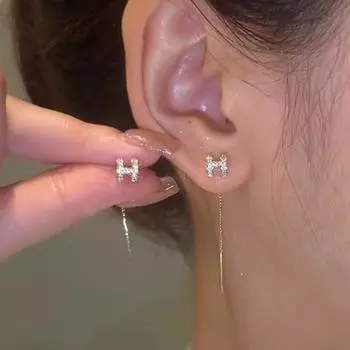 Серьги с буквой H женские легкие роскошные темпераментные длинные кисточки маленькие ароматные английские серьги с цирконием