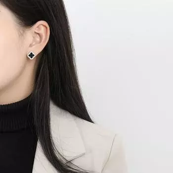 Серьги с черным халцедоном, противоаллергические Серьги с простыми бриллиантами и черным агатом в виде четырехлистного клевера