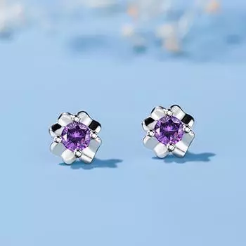 Серьги с четырьмя листочками клевера женские Mori Light Luxury Lucky Flower Ear Jewelry Girl Heart Популярная корейская версия Niche Design Accessories