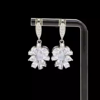 Серьги с цветком-капелькой из циркония Высококачественные модные серьги-феи Высокое чувство Copper Needle белый