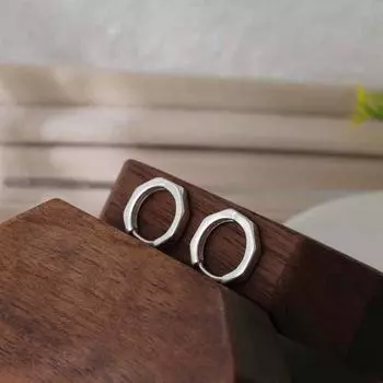 Серьги с геометрическим ромбом Персонализированные высококачественные серьги Универсальные и модные женские серьги