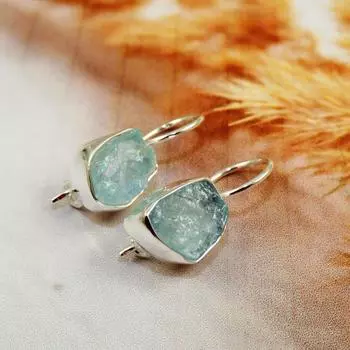 Серьги с грубым аквамарином, Серьги с аквамарином, Серьги из серебра 925 пробы, Серьги с необработанным аквамарином, Серьги из необработанного камня, Ювелирные изделия с аквамарином, 2 Centimetres зелёный