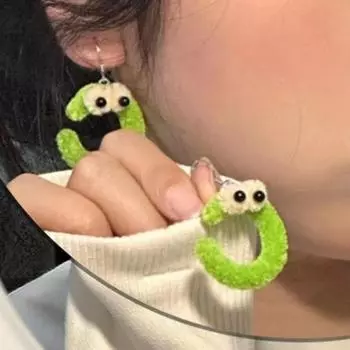 Серьги с мультяшными забавными зелеными пушистыми большими глазами и персонализированными серьгами