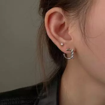 Серьги с серебряным покрытием S925, маленькие плетеные серьги ins line, которые подходят индивидуальности, простые серьги без узла для сна